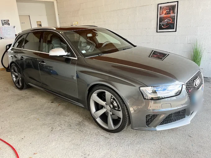 Audi RS4, extérieur